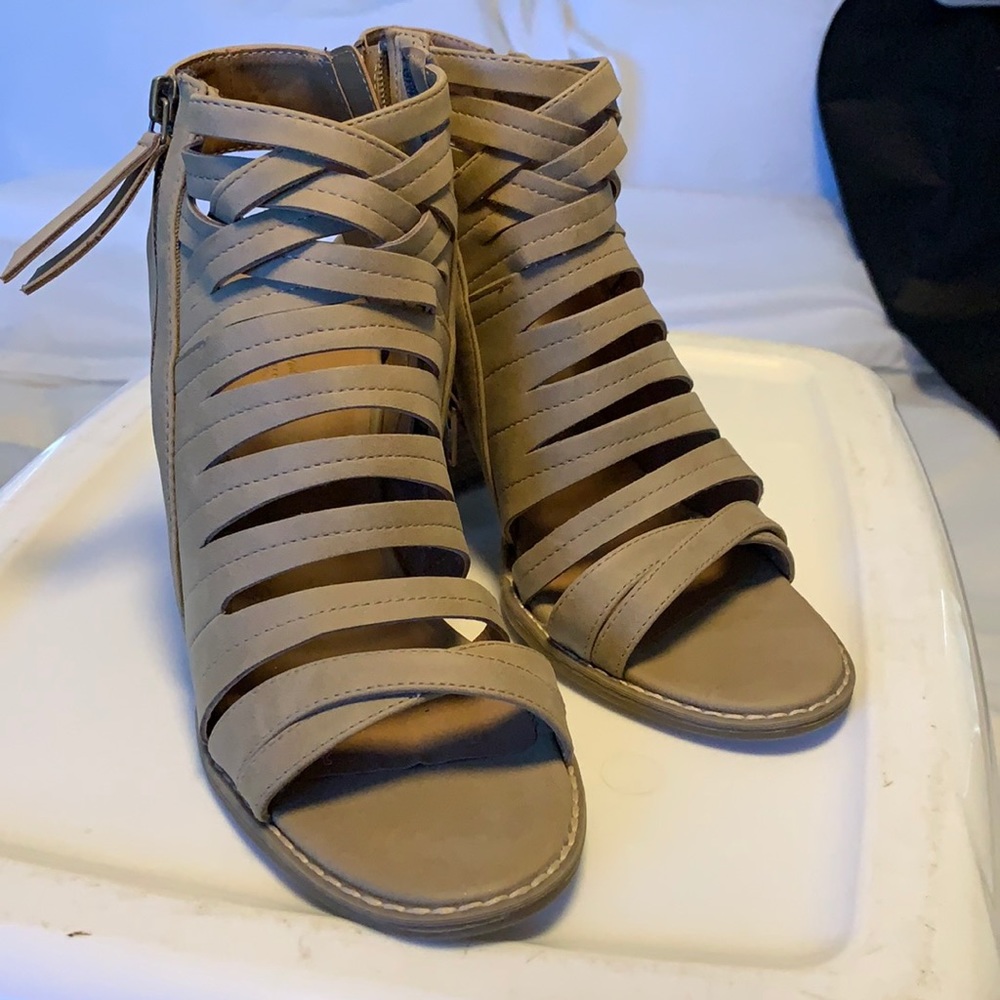 Open Toe/Heel Universal Thread Heels